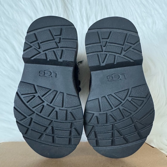 NEW! Ugg Robley Glitter Boots - Picture 7 of 10